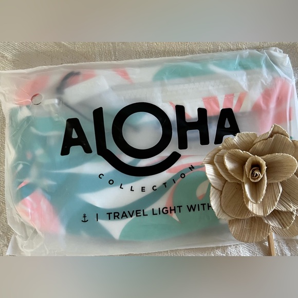 Aloha Collection Pouch - Picture 3 of 3